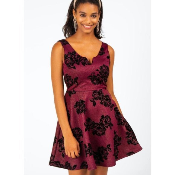 Francesca's | NWT Patrice Flocked Floral Dress - Picture 13 of 16